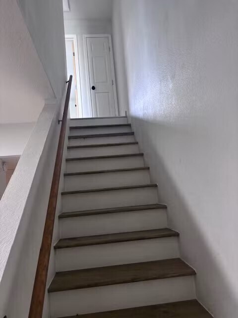 Building Photo - 4 Bonne Terre Ct