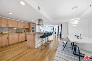 Building Photo - 13650 Marina Pointe Dr