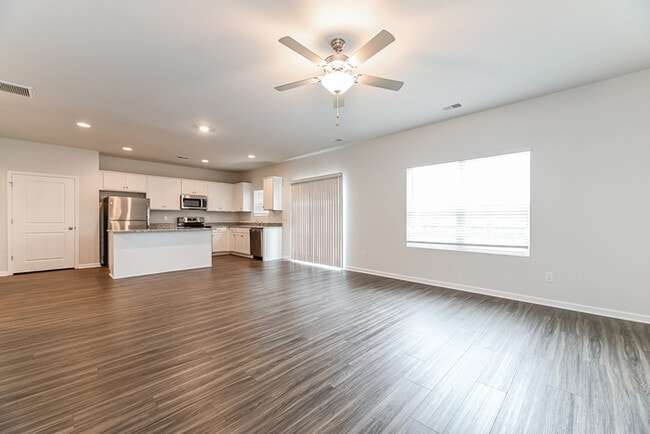 Building Photo - 241 Clydesdale Cir