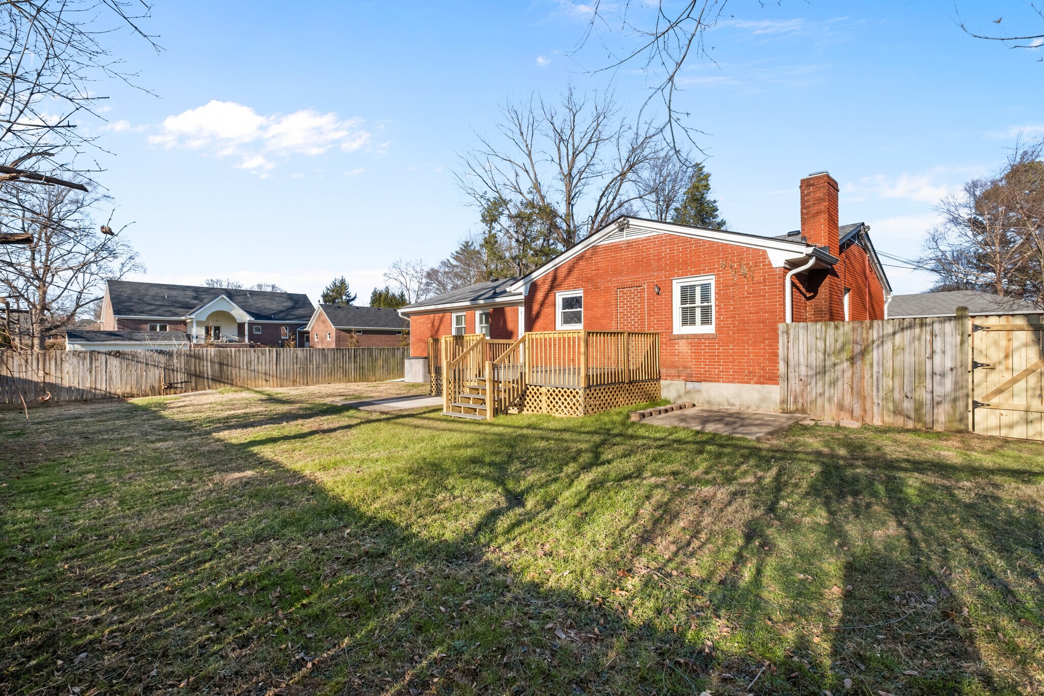 Building Photo - 318 Castleview Dr