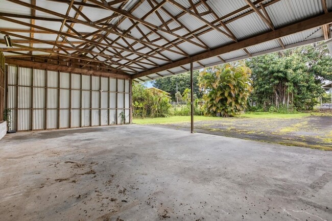 Building Photo - 3 Bedroom / 2.5 Bath Home with 20 Acres of...