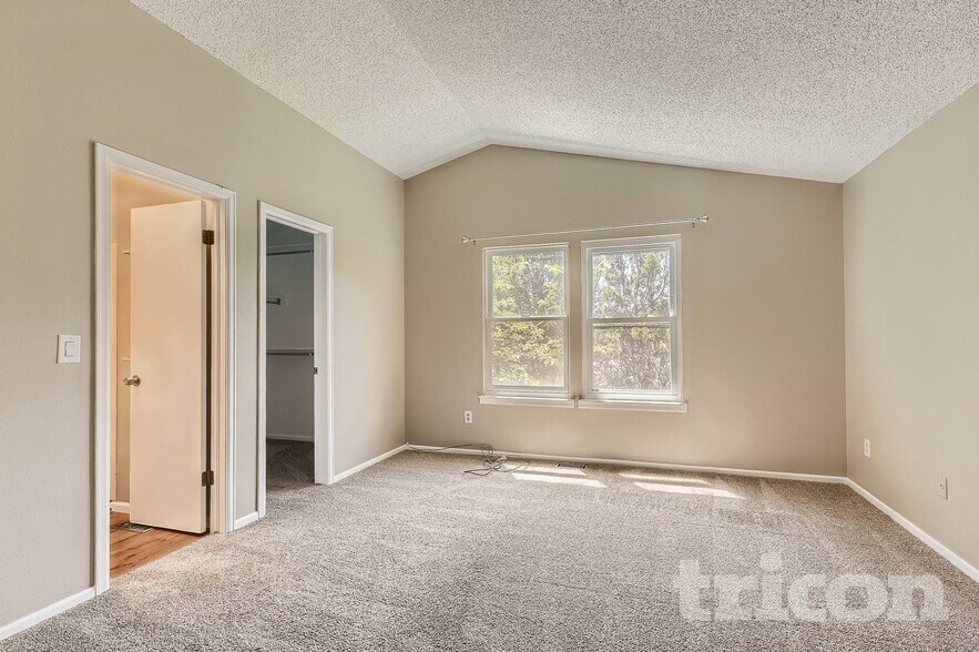 Building Photo - 4290 S Halifax Way