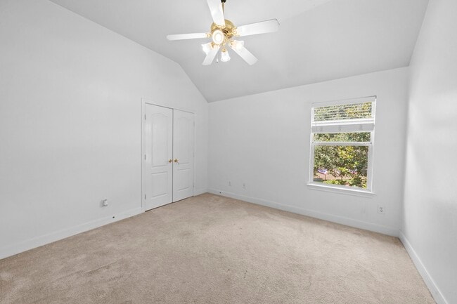 Building Photo - 1215 Pelican Hill Dr