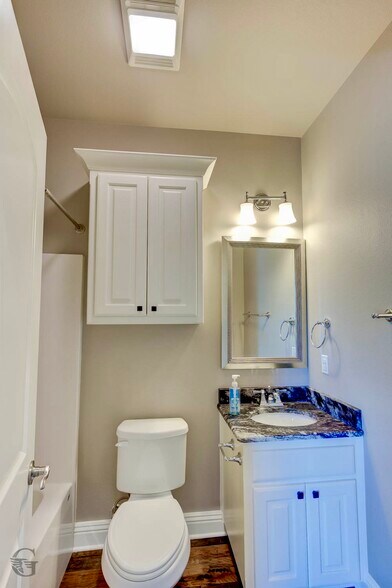 Building Photo - 555 Canterbury Ln