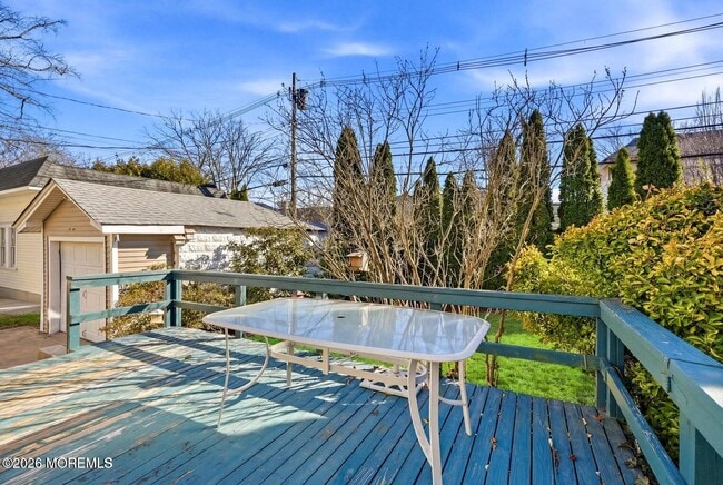 Building Photo - 304 Grassmere Avenue