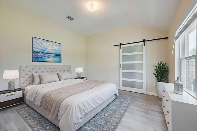 Building Photo - 6710 Waterlilly Dr