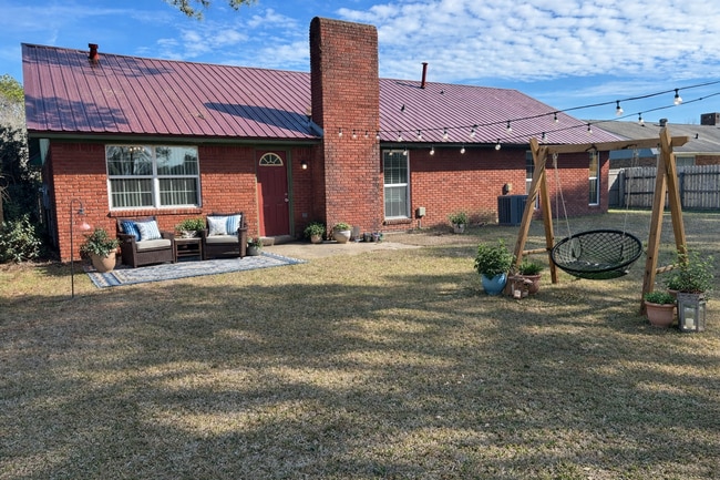 Building Photo - 3-bedroom 2 bath home - St. Martin School District