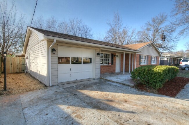 Building Photo - 4015 Apollo Dr SW