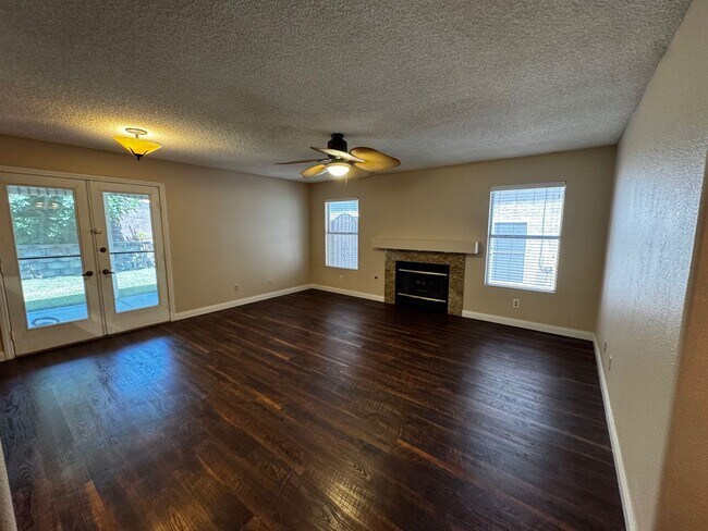 Building Photo - Charming 3 bedroom Green Valley home