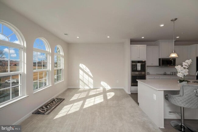 Building Photo - 7977 Independence Dr