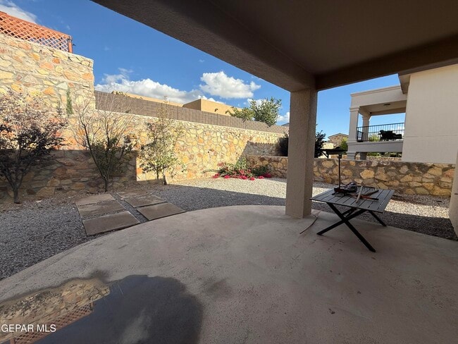 Building Photo - 1252 Desert Mirage Pl