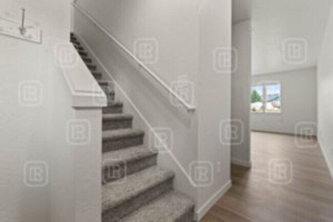 Building Photo - 209 S Grady Ln