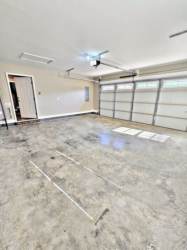 Building Photo - 717 Iron Wood Dr