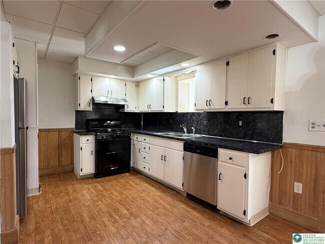 Building Photo - 1177 Arcadia St