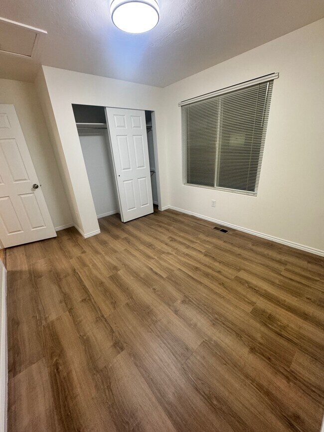 Building Photo - 917 Dorothea Way