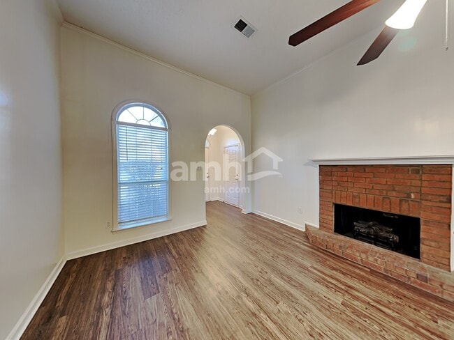 Building Photo - 8665 Eagle View Dr