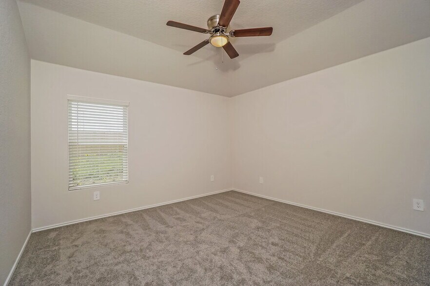 Building Photo - 515 Roquefort St
