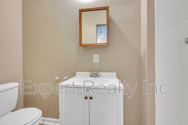 Building Photo - 1720 University Blvd