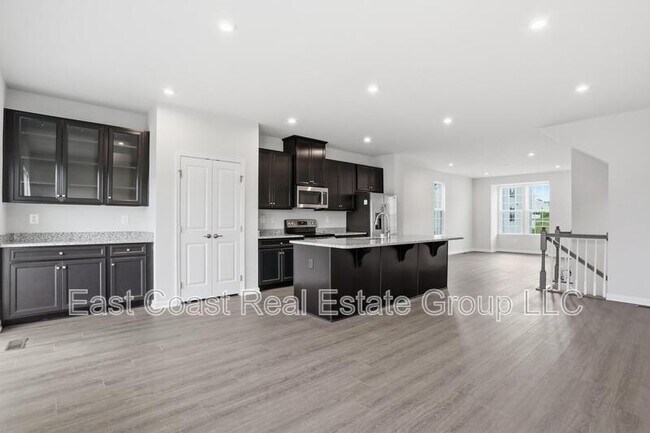 Building Photo - 105 Dripping Spring Dr