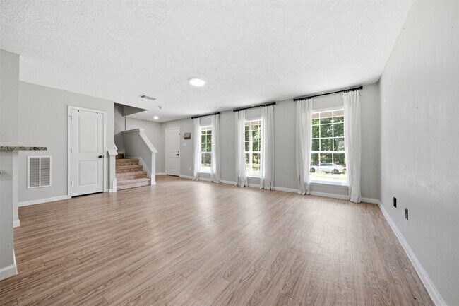 Building Photo - 15011 Crockett Rd