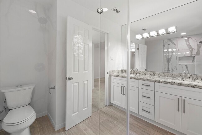 Building Photo - 12907 Trail Hollow Dr