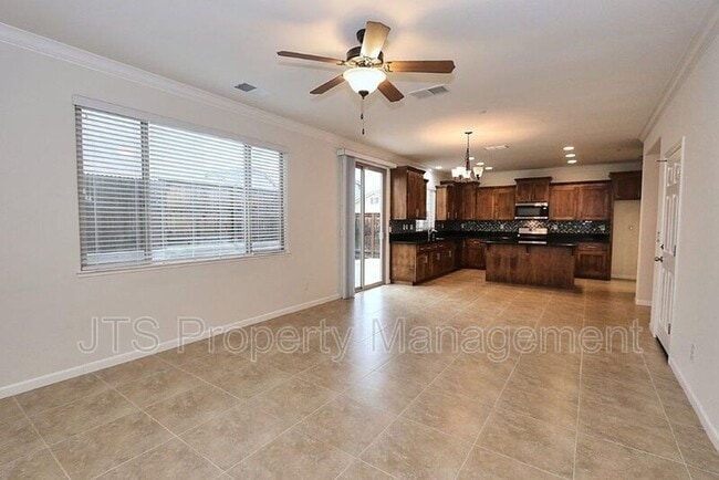 Building Photo - 9200 Rioja St