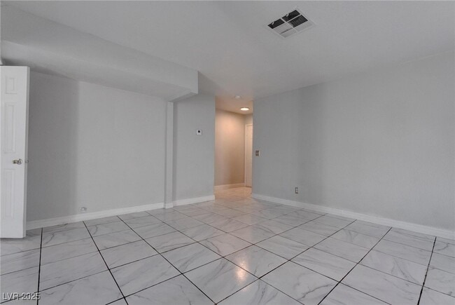 Building Photo - 6101 Crockery St