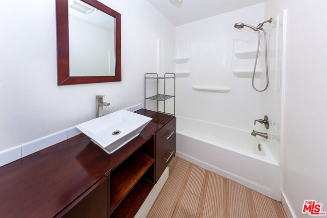 Building Photo - 1440 Veteran Ave