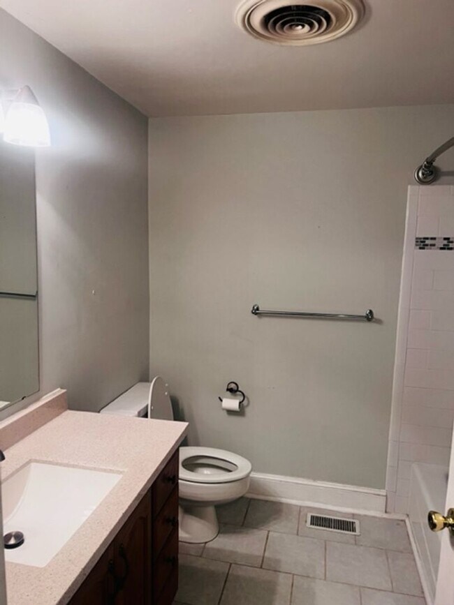 Building Photo - 4 bed, 3 bath home in Stonehaven