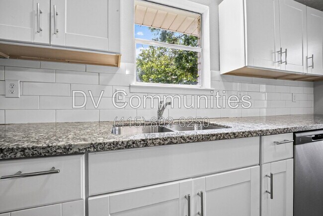 Building Photo - 15331 Campden Hill Rd