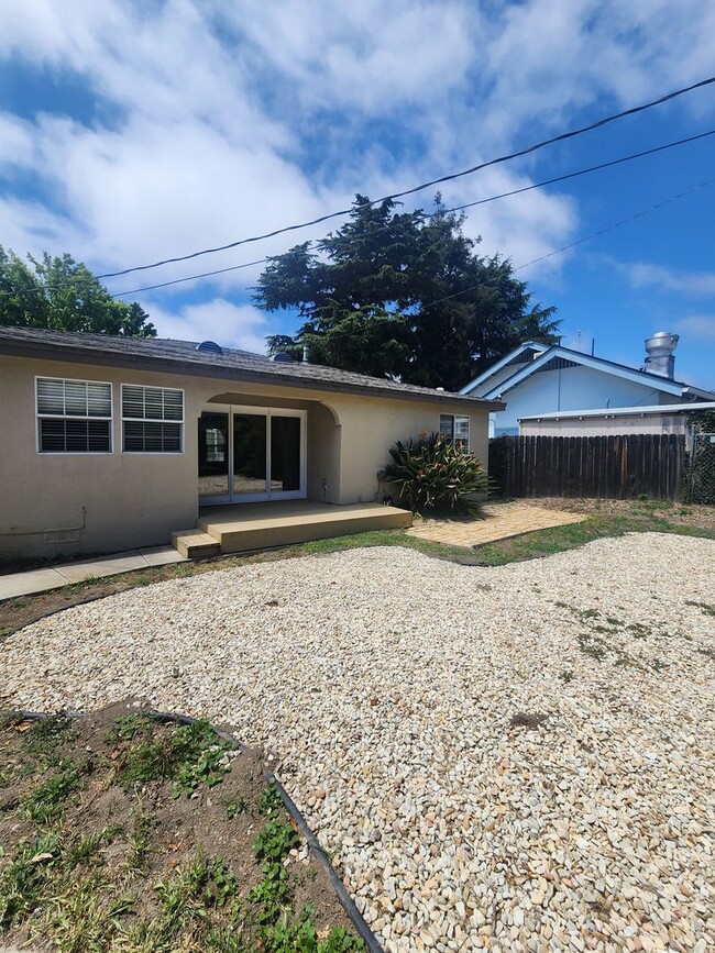Building Photo - Cozy Cottage in Arroyo Grande