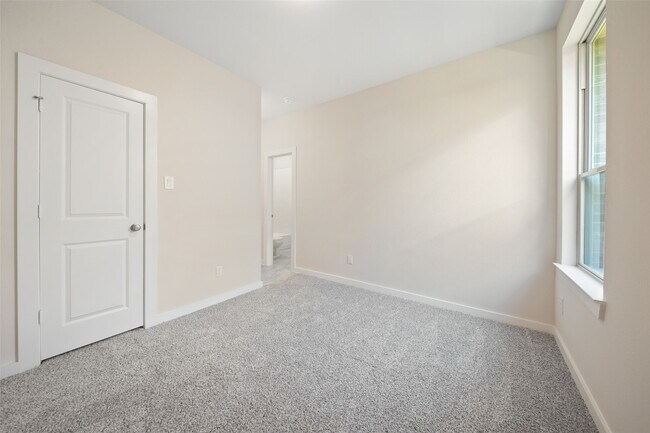 Building Photo - 820 Sendero Trail