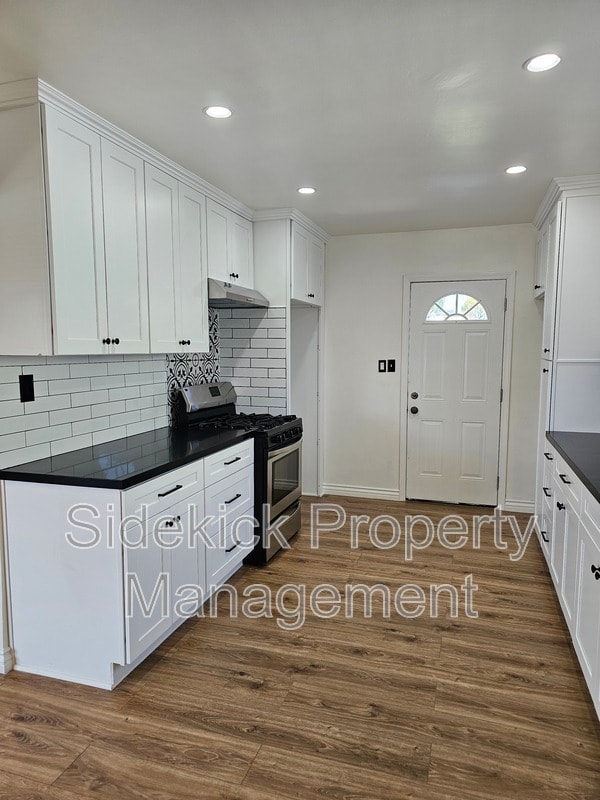 Building Photo - 14115 Oval Dr