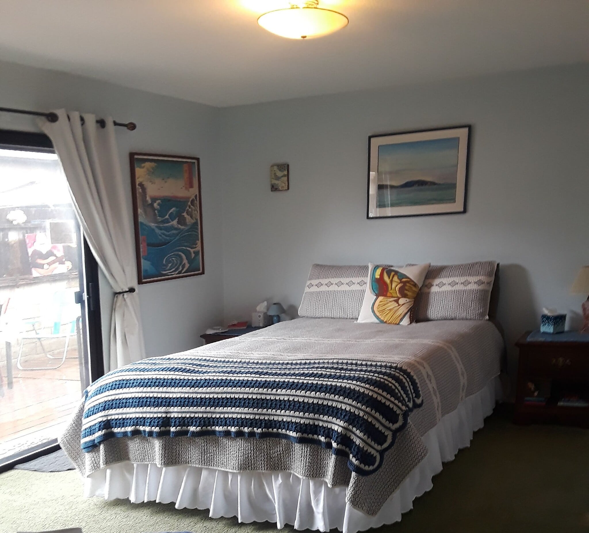 Full bed w/two end tables - 1945 La Jolla Ct