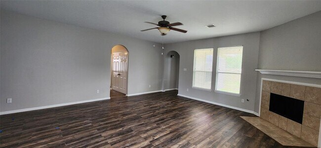 Building Photo - 21747 Sierra Long Dr