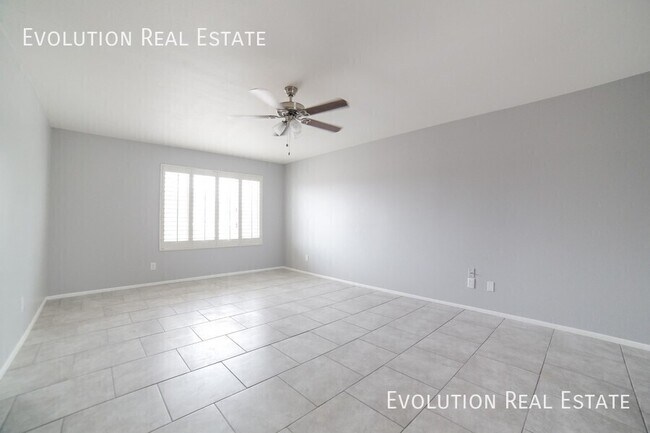 Building Photo - 2521 S Kachina Cir
