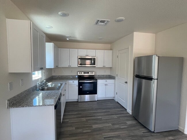 Building Photo - 2446 River Valley Cir