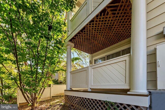 Building Photo - 5801 Linden Square Ct