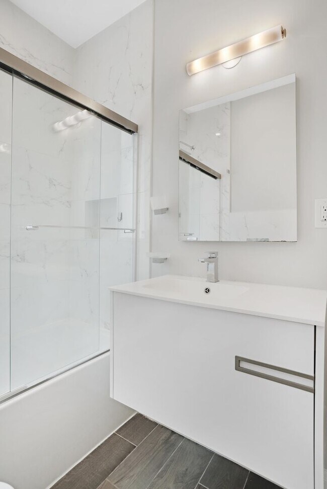 Building Photo - Charming Capitol Hill House| Don't miss the 3D-TOUR!