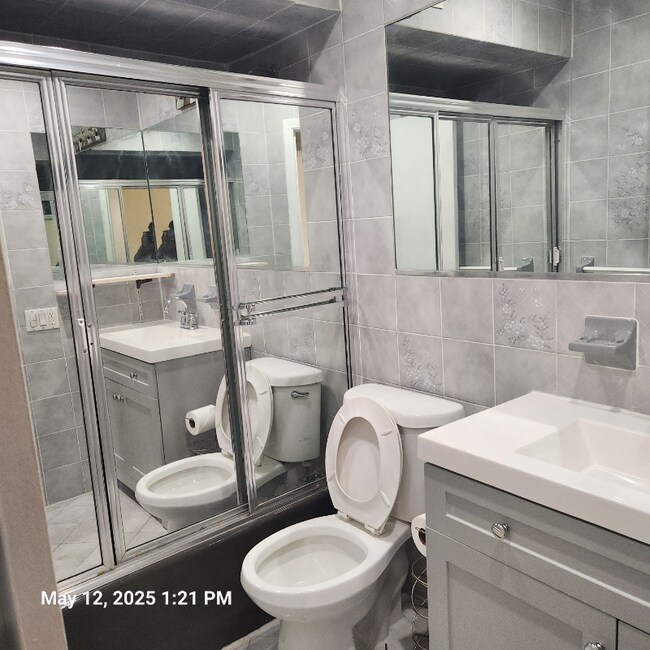 Building Photo - 7215 Royce Pl