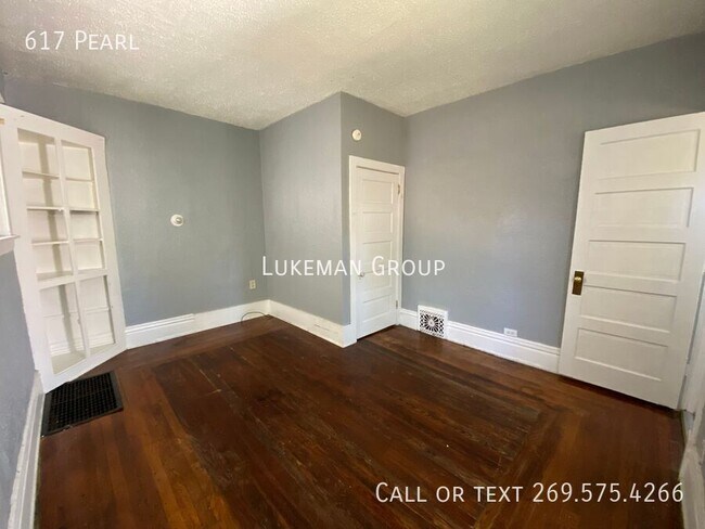 Building Photo - 617 Pearl-