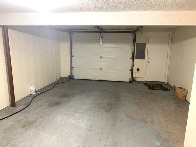 Building Photo - 421 Bellevue Ave