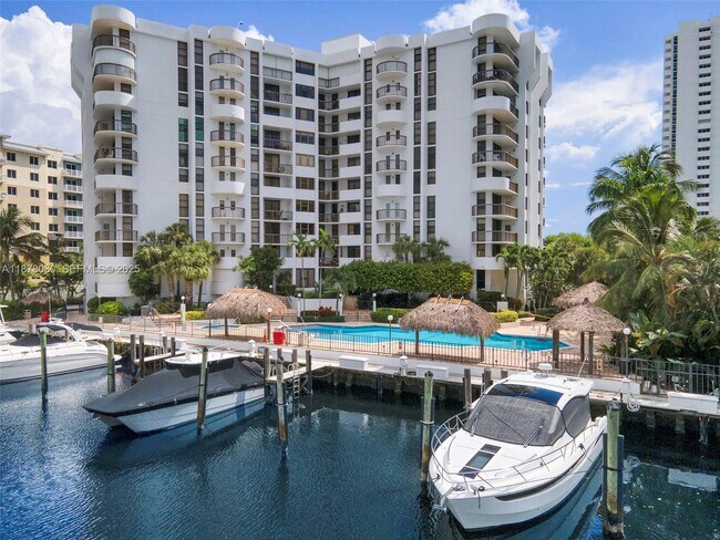 Building Photo - 1361 S Ocean Blvd