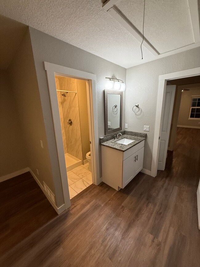 Building Photo - 10770 Foxwood Ct