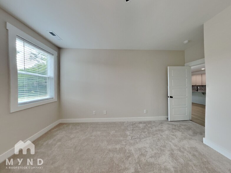 Building Photo - 907 East St