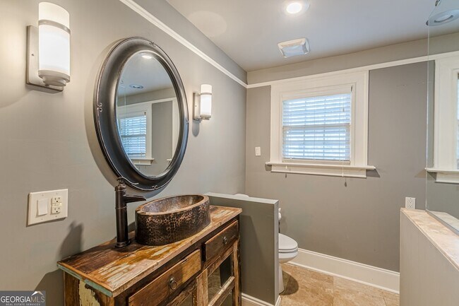 Building Photo - 1957 Walker Ave