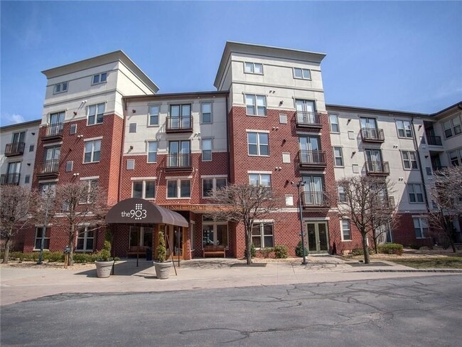 Building Photo - 1000 Providence Pl