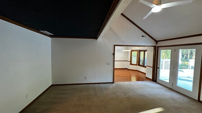 Building Photo - 14214 White Horse Ct