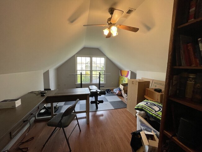 Building Photo - 6108 N Willow Pond Dr