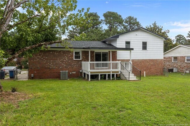Building Photo - 7326 Hyannis Dr